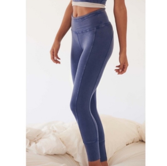 FP Movement by Free People Pants - Free People Movement Hot Shot Leggings in Deepest Navy sz xs NWT